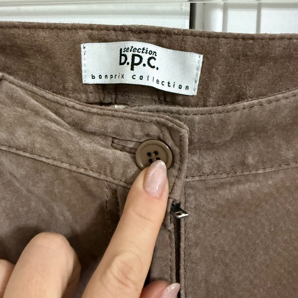 Women's Boot Cut Tan Suede Pants - Picture 4 of 10